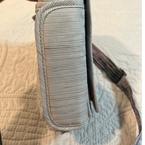 Lug Gray Quilted Flapper Convertible Waist Crossbody Bag Purse Travel Versatile - Picture 9 of 10